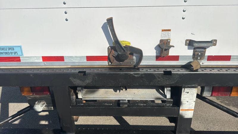 2019 Isuzu NPR image 7