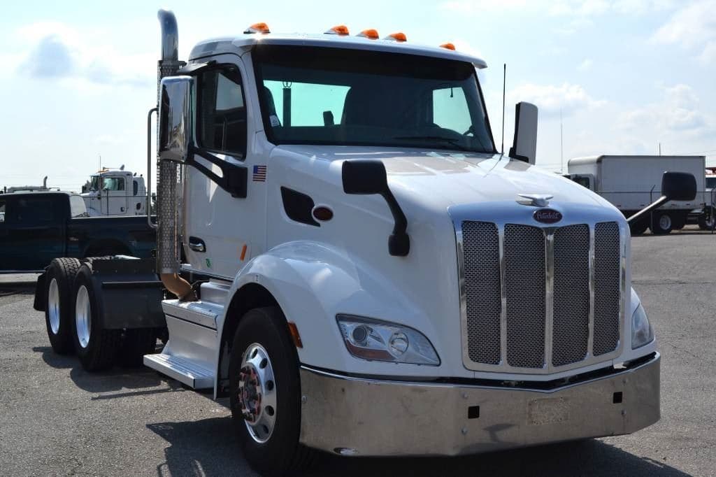 2019 Peterbilt 579 image 3