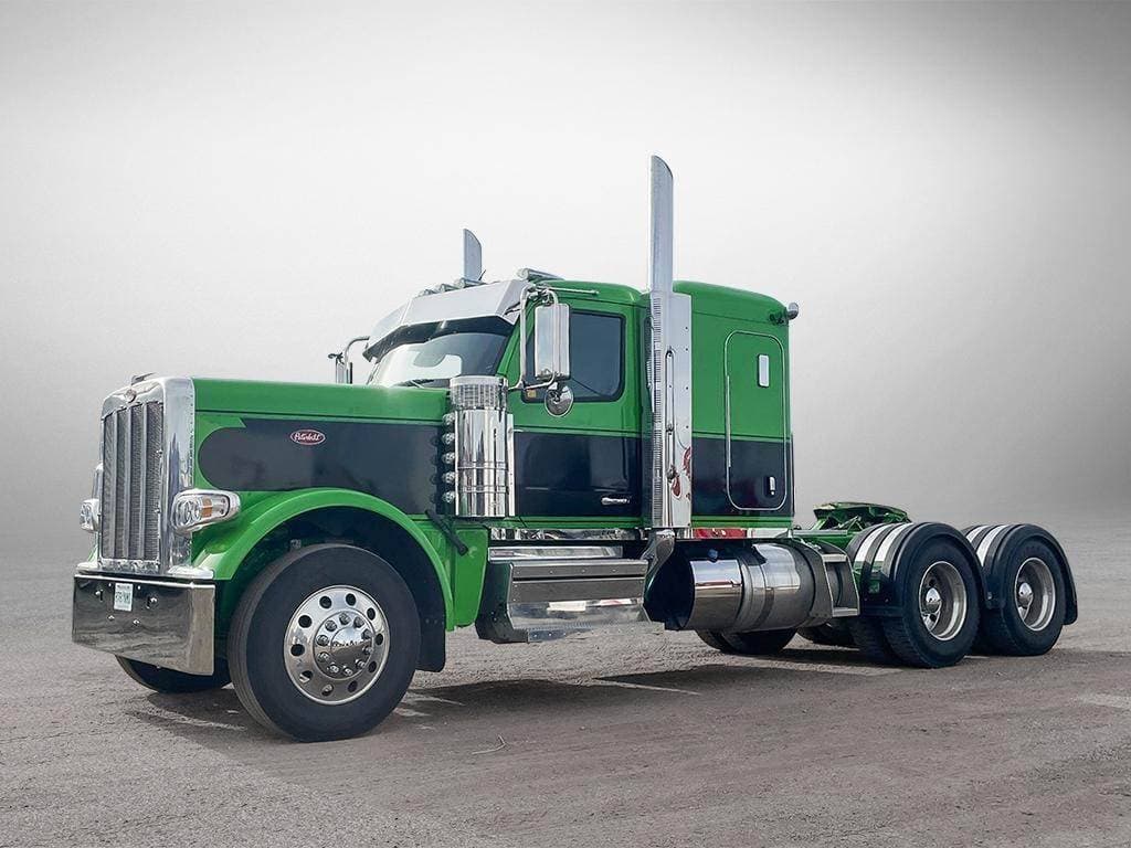 2025 Peterbilt 589 image 1