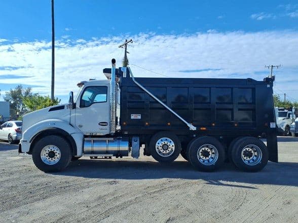 2025 Kenworth T880 image 4