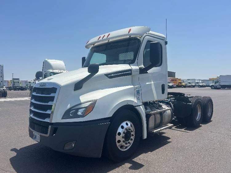 2019 Freightliner Cascadia 126 Day Cab Truck - 455HP, 12 Speed Automatic image 3