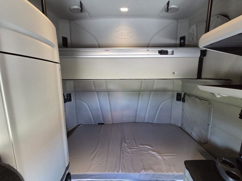 Used 2023 PETERBILT 579 image 16