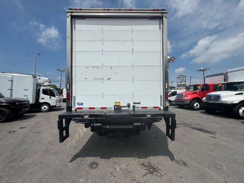 2017 International 4300 image 9