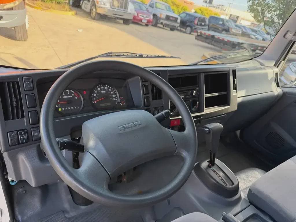 Used 2020 ISUZU Box Truck - Straight Truck, Contractor Truck, Cabover Truck - COE - NPR HD For Sale image 8