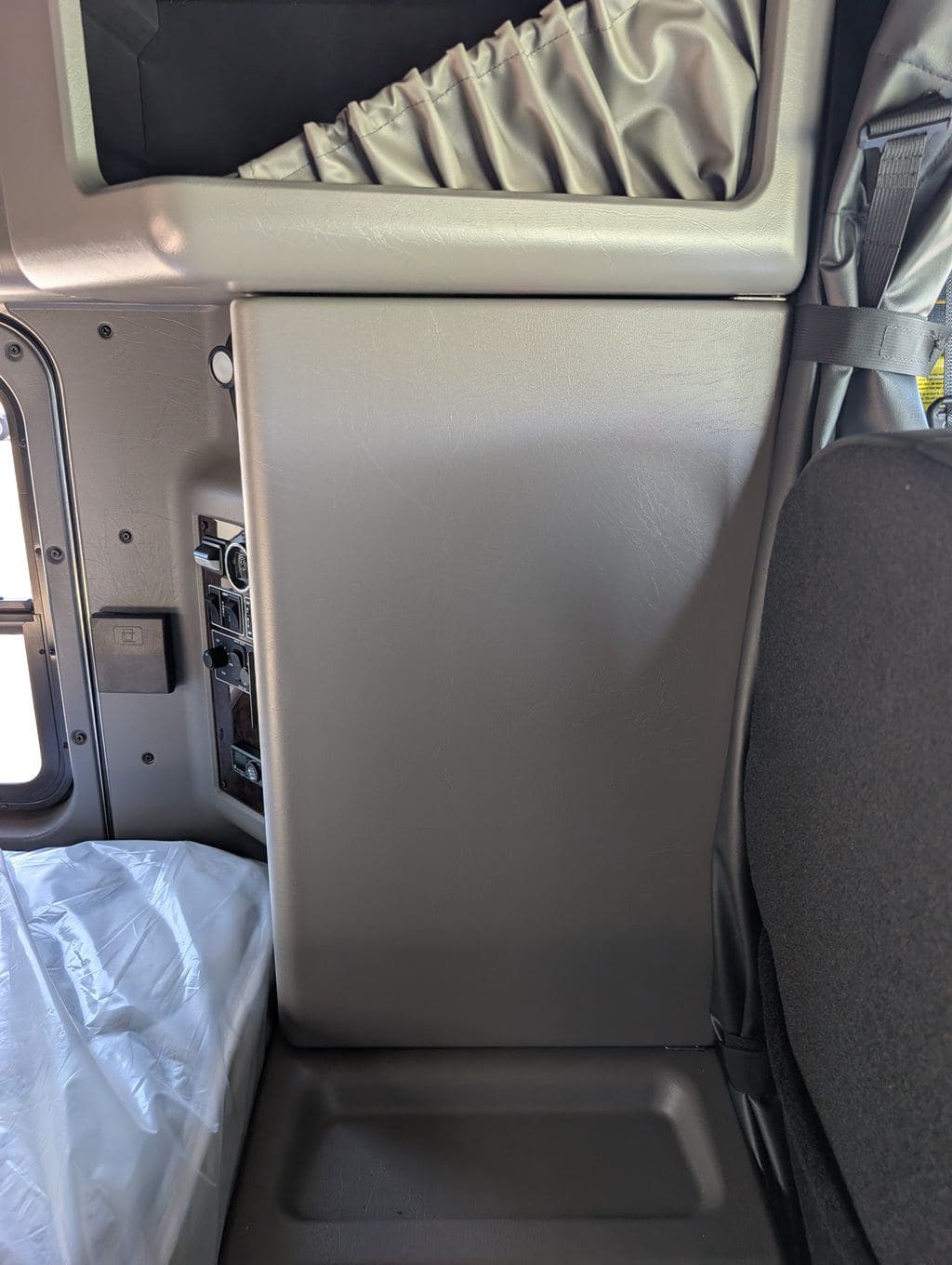 New 2027 KENWORTH W900L image 12