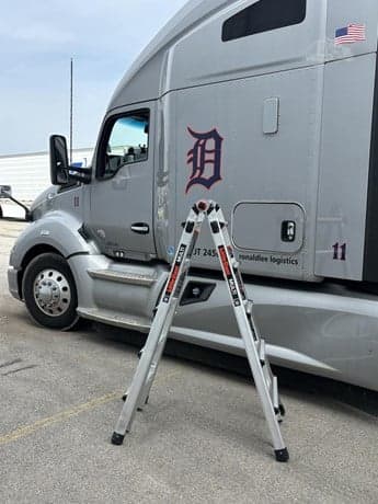 2021 Kenworth T680 image 4