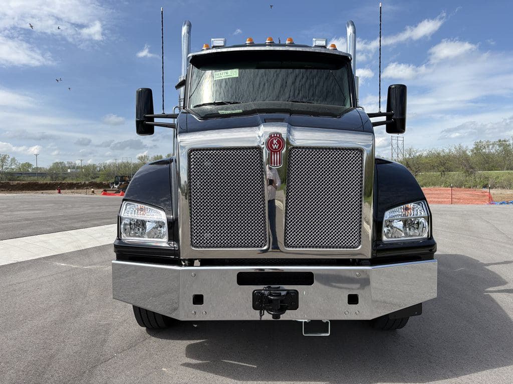 New 2027 KENWORTH T880 image 7