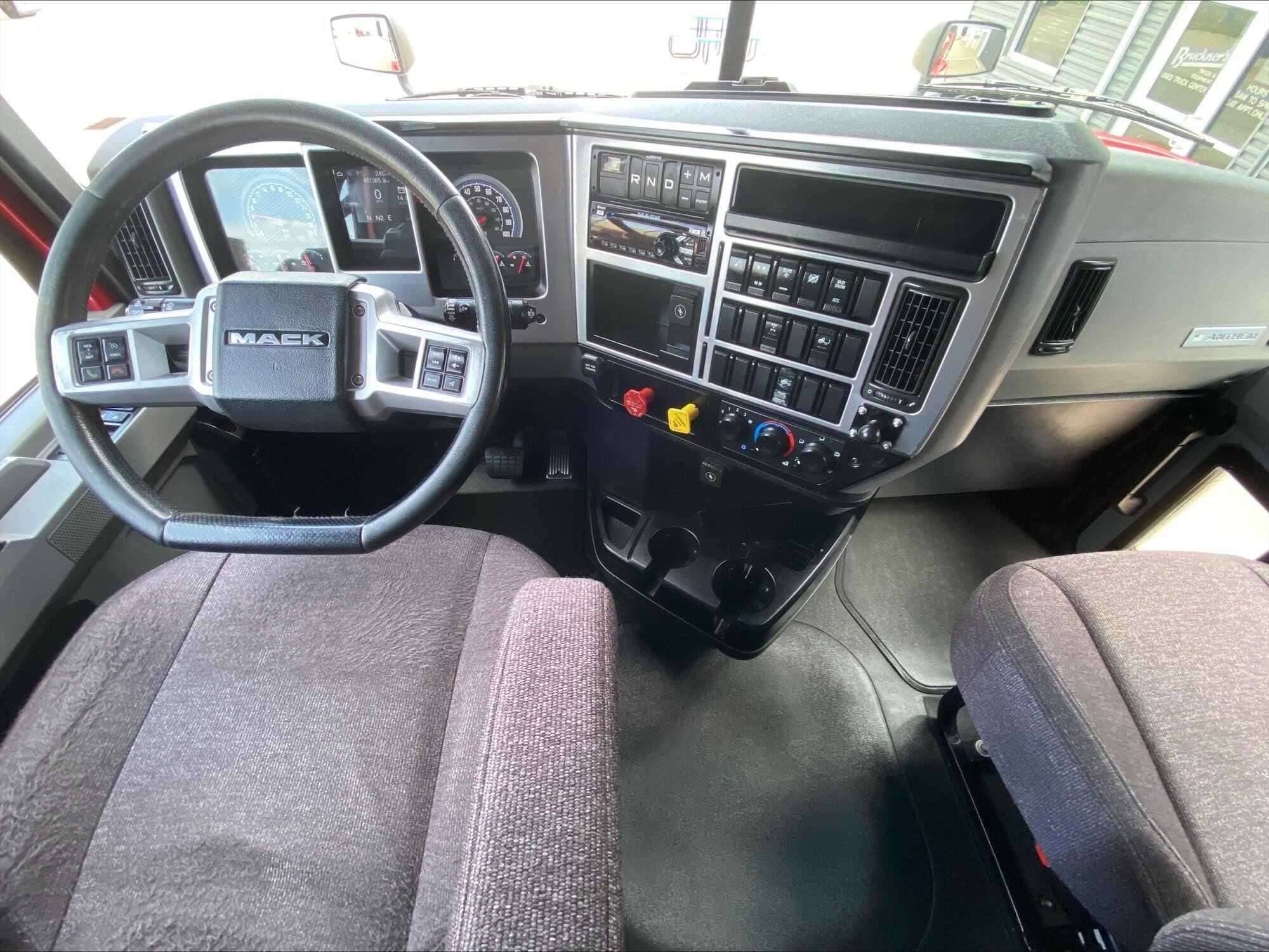 Used 2020 MACK ANTHEM Conventional - Sleeper Truck in Tulsa, OK image 18
