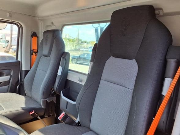 2025 Kenworth T880 image 12