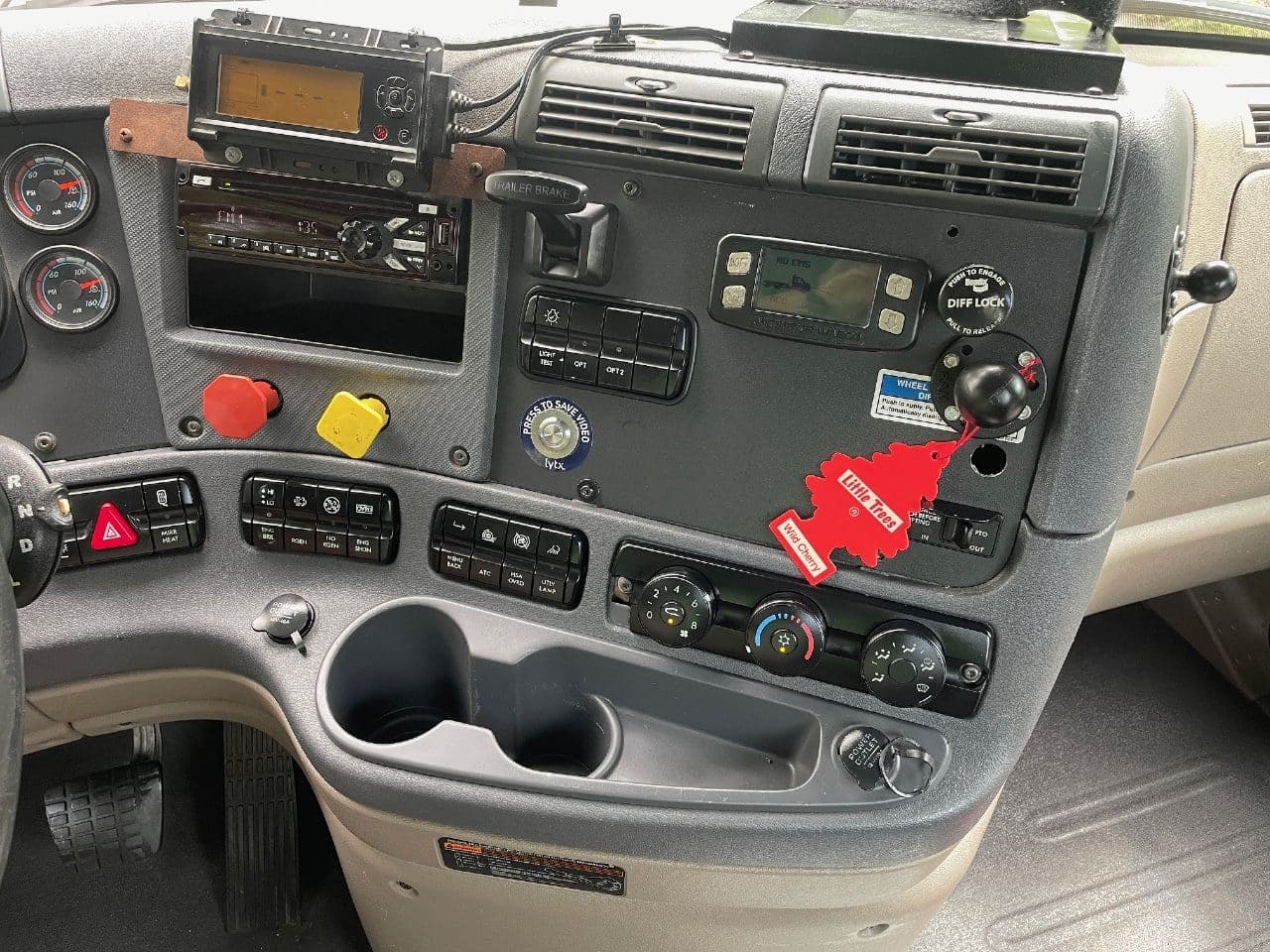 2019 Freightliner Cascadia 125 image 24