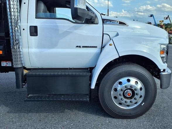 2026 Ford F750 SD image 7