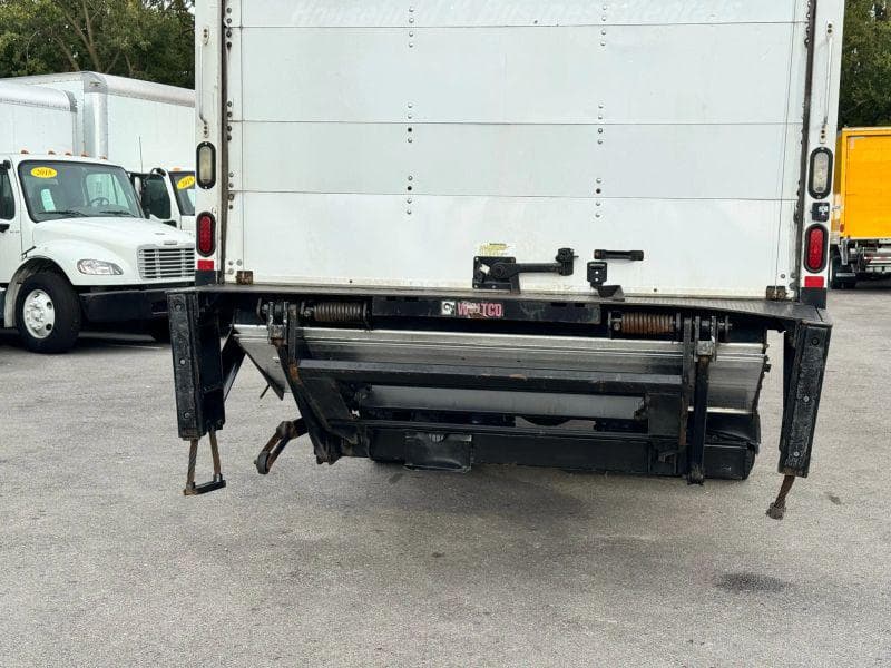 2017 International 4300 image 8