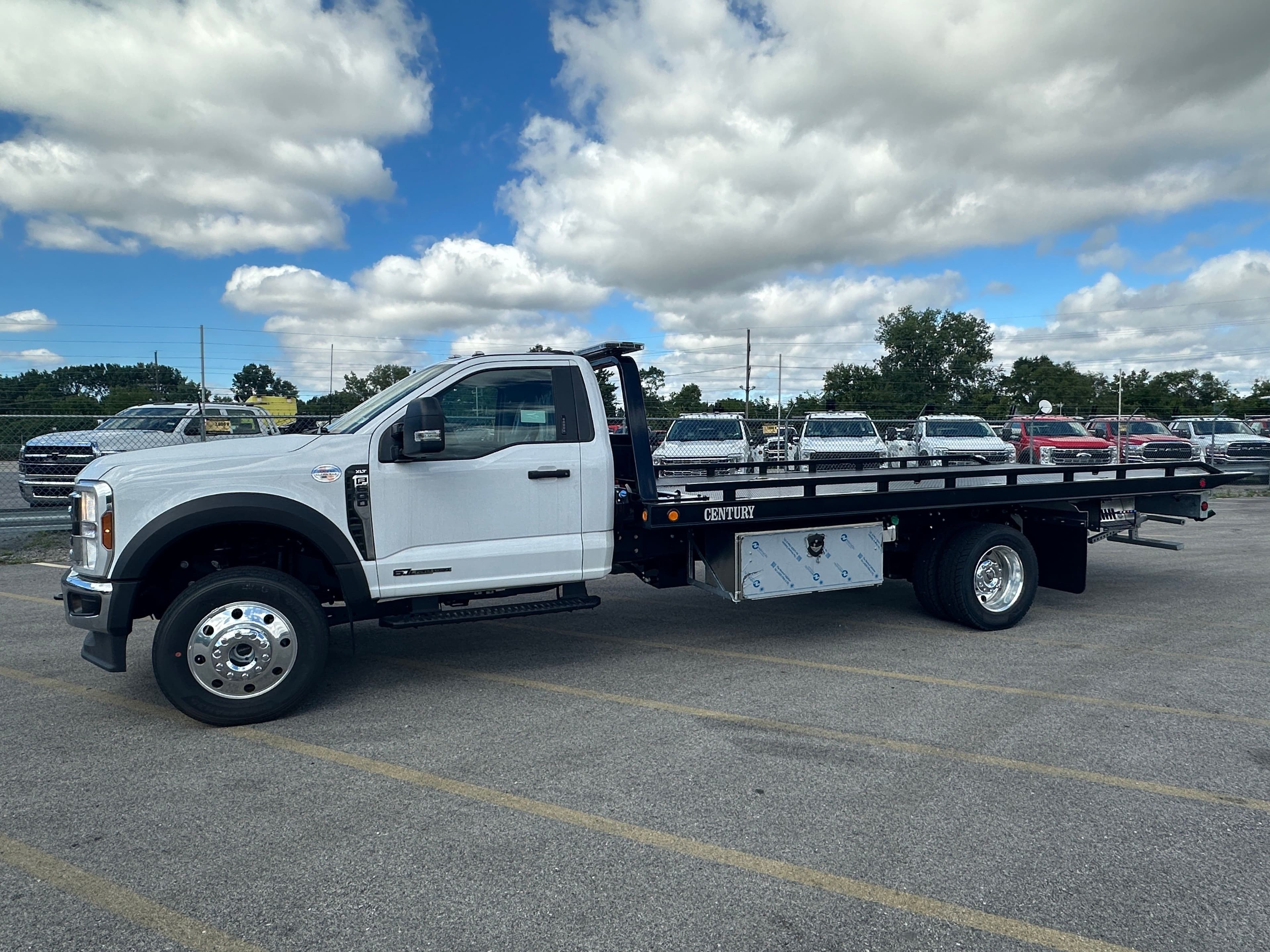 2024 Ford F-600 WITH A CENTURY 19.5' STEEL CARRIER  (SK#: 6117C) image 2