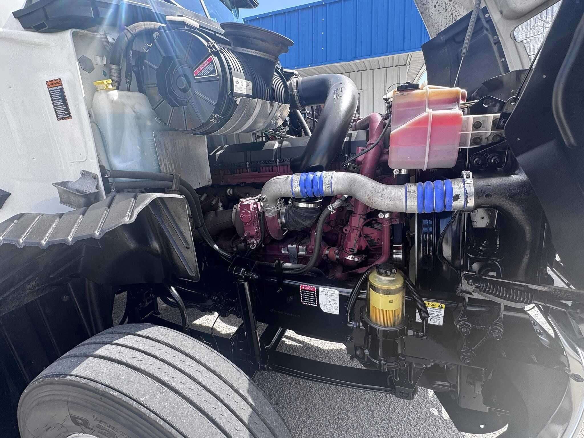 Used 2018 MACK PINNACLE CXU613 Conventional - Day Cab in San Antonio, TX image 6