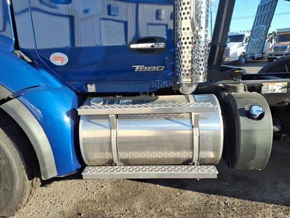 2026 Kenworth T880 image 8