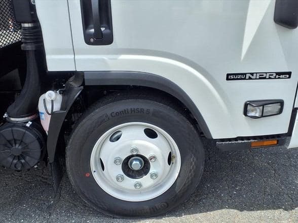 2026 Isuzu NPR HD image 10