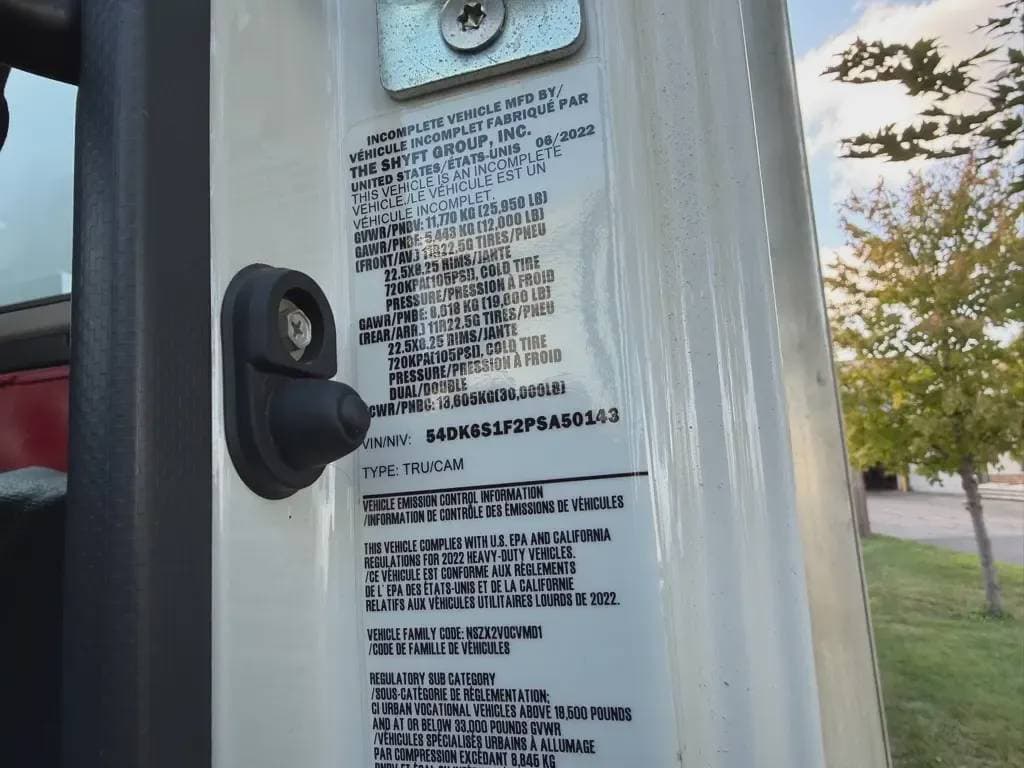 Used 2023 ISUZU Cabover Truck - COE, Contractor Truck, Box Truck - Straight Truck - FTR For Sale image 3