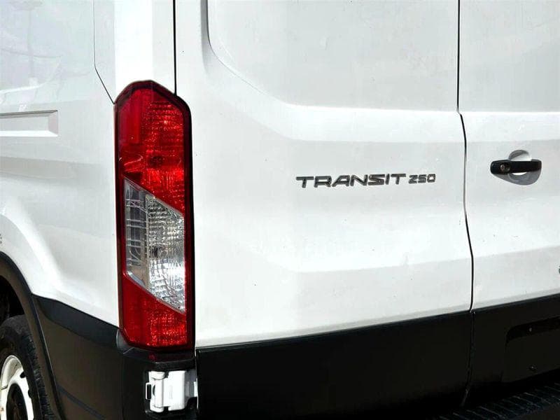 2021 Ford CF8000 image 20