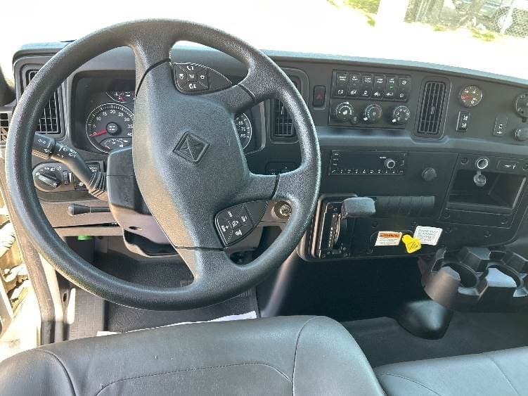 2022 International MV607 Box Truck - 220HP, 6 Speed Automatic, Roll up Door image 18