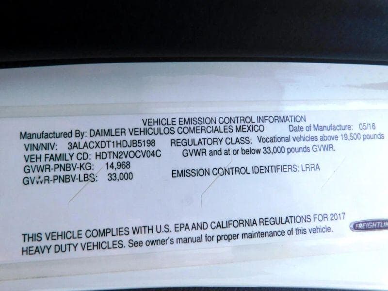 2017 Freightliner Cascadia 125 image 30