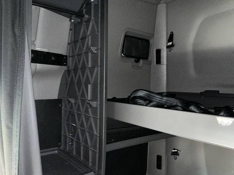2023 International LT625 Sleeper Semi Truck - 73" Integral Sleeper, Cummins 450HP, 12 Speed Automatic image 7