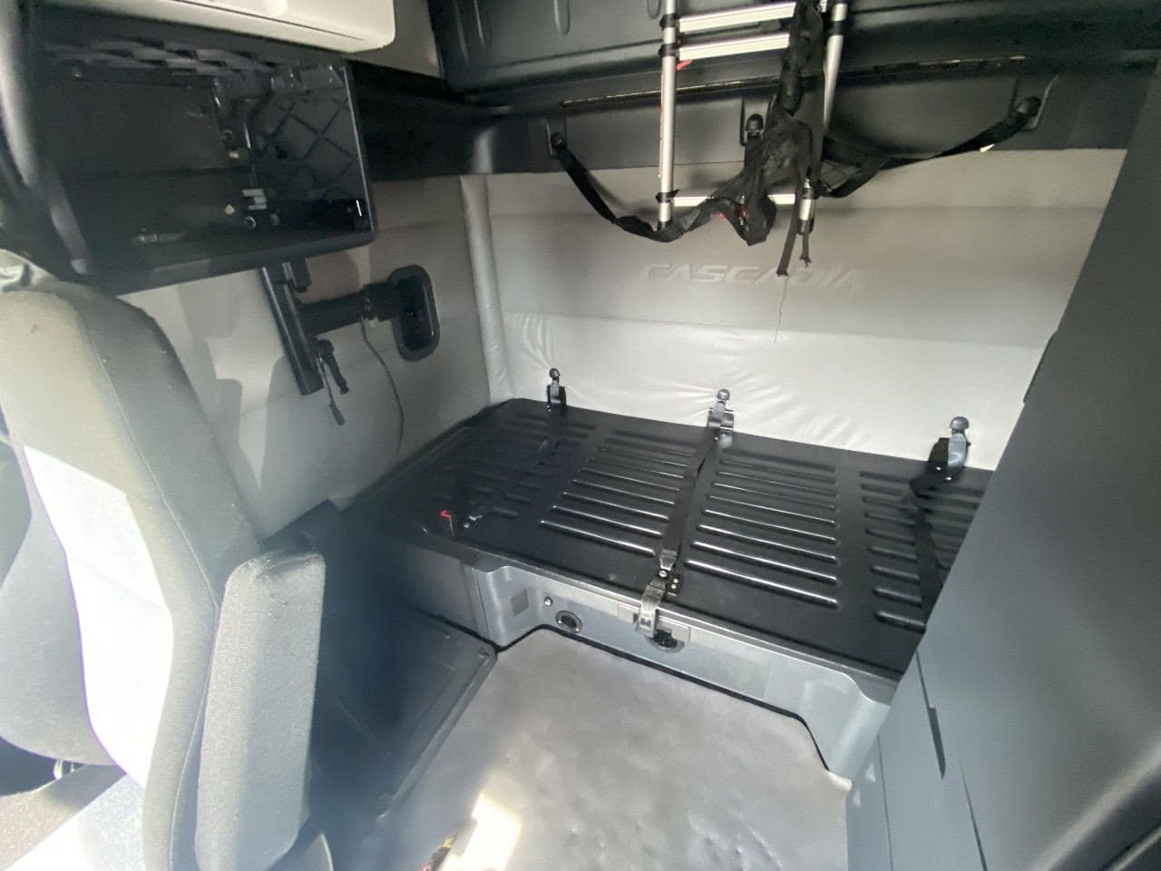 2021 Freightliner Cascadia image 11