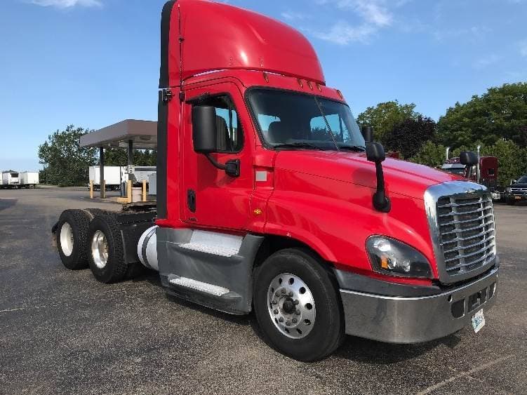 2018 Freightliner Cascadia image 2
