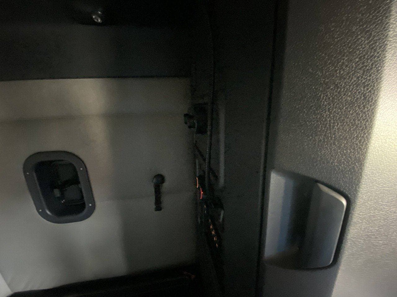 2020 FREIGHTLINER Cascadia CA126 Tandem Axle Sleeper image 21