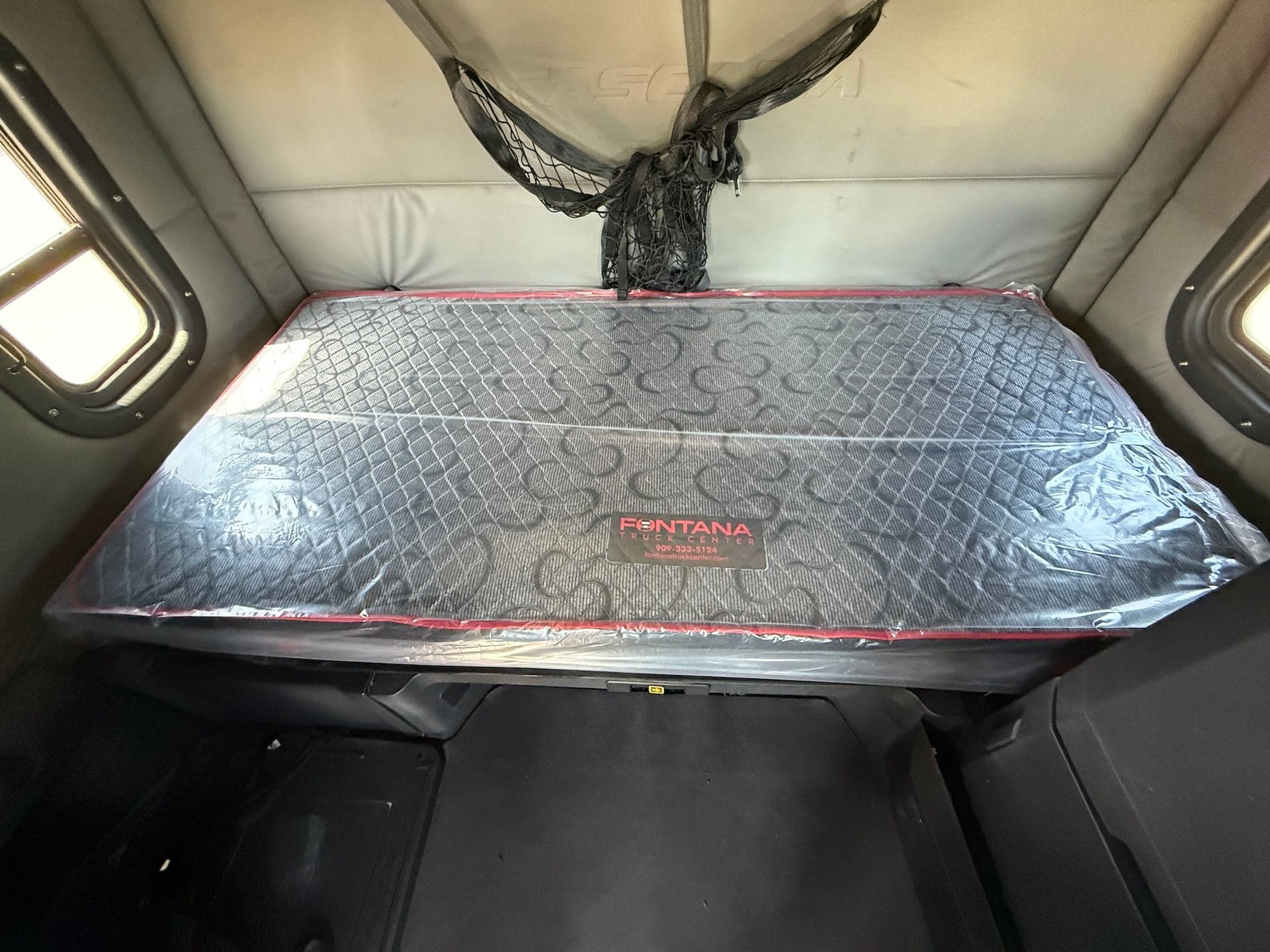 2021 Freightliner Cascadia 126 image 24