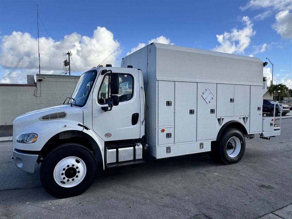 2014 Freightliner M2 106 image 5