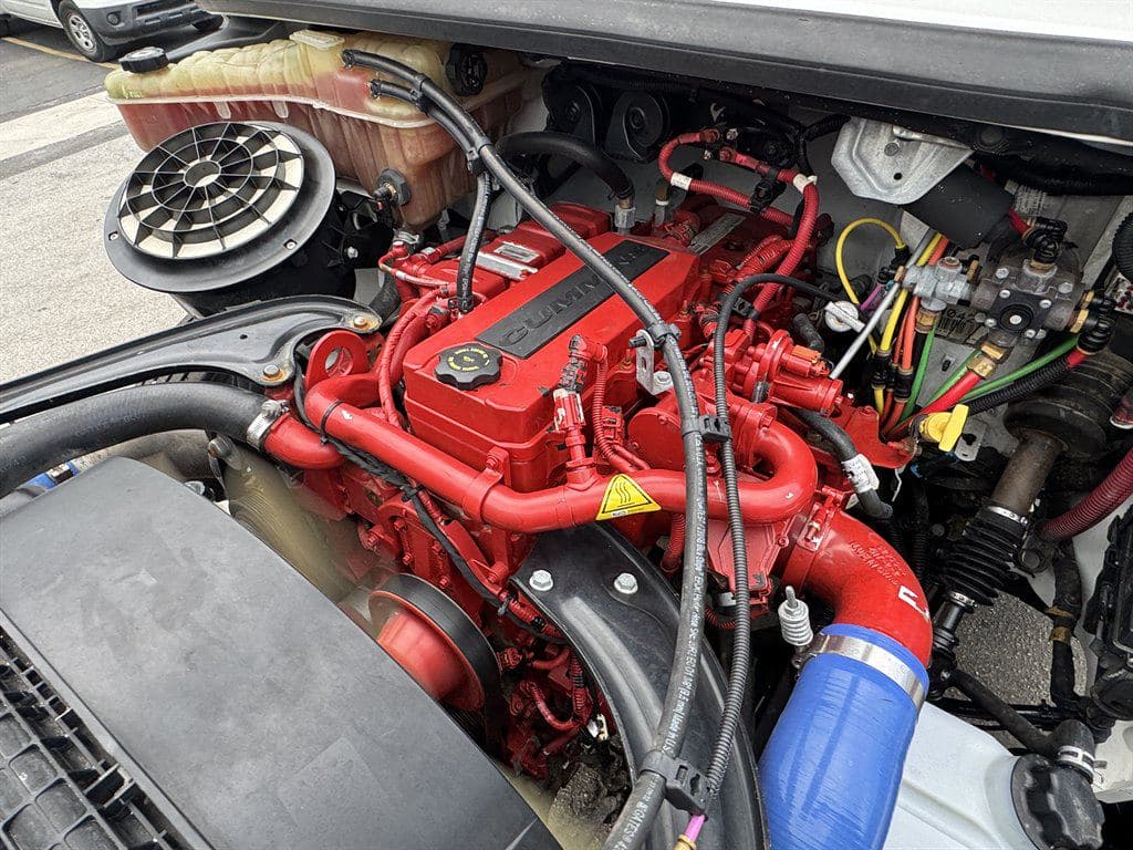 2018 Freightliner M2-106 image 48