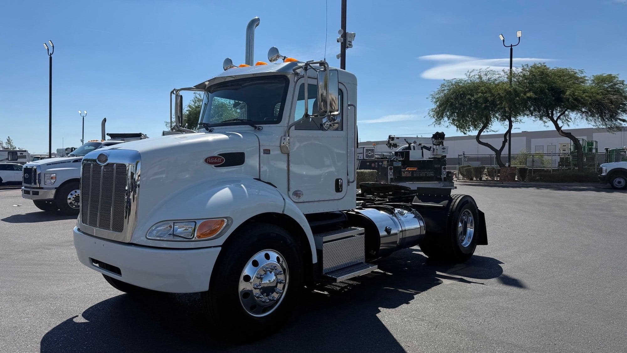 2019 Peterbilt 337 image 2
