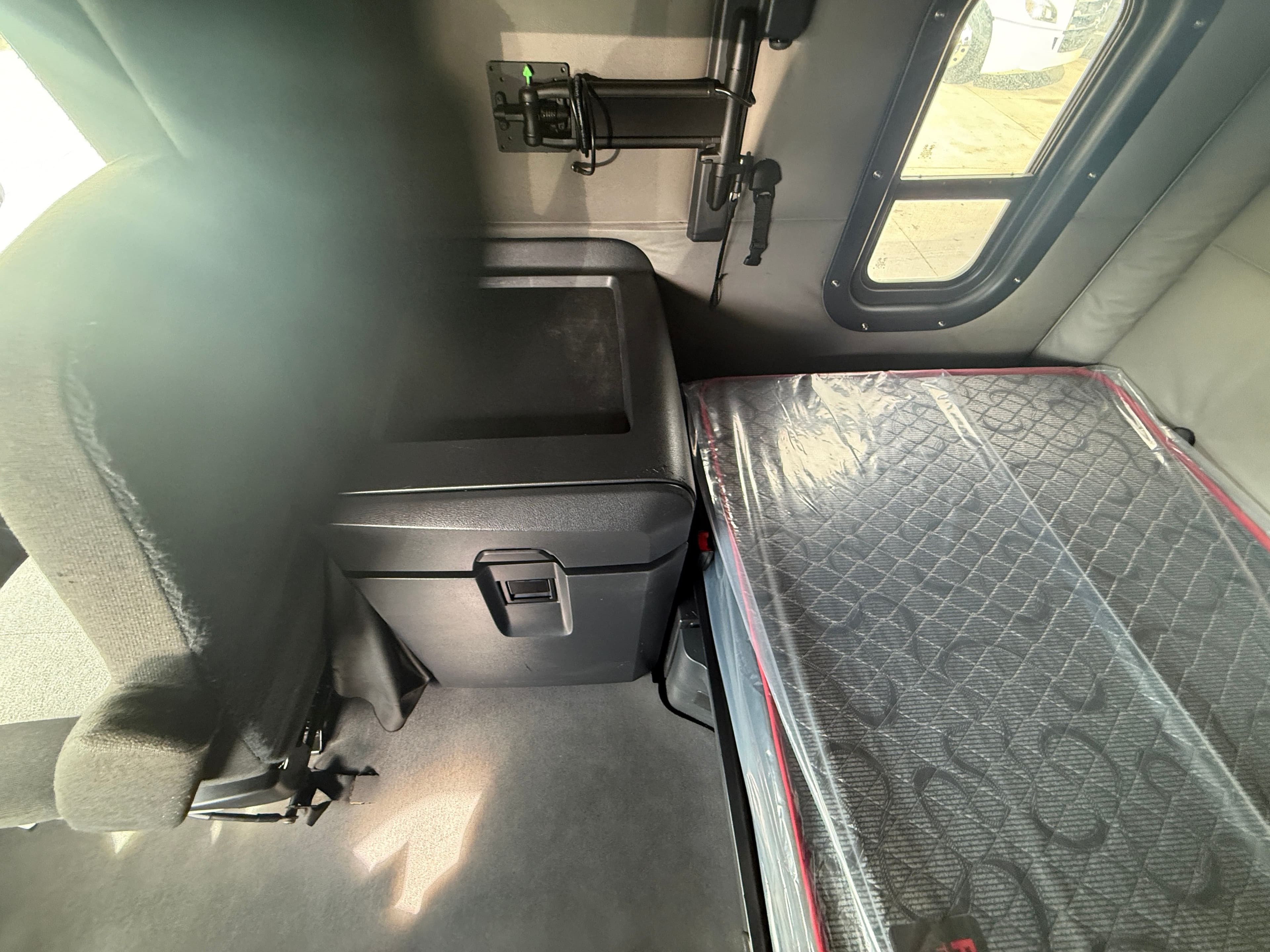 2021 Freightliner Cascadia 126 image 19