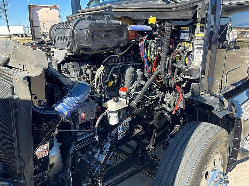 2023 Peterbilt 579 image 6