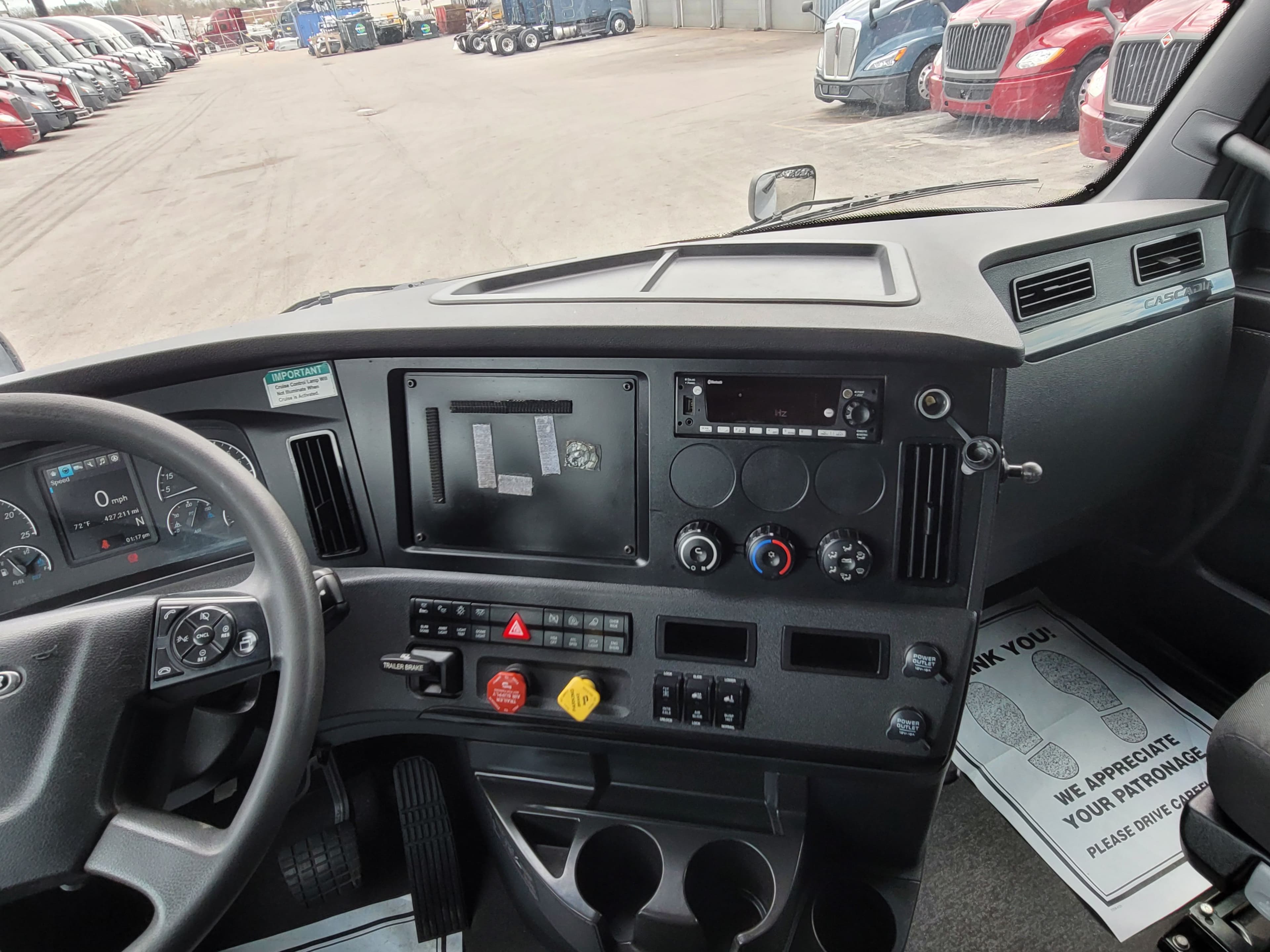 2023 Freightliner Cascadia 125 image 6