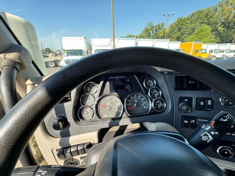 2022 Peterbilt 579 image 57