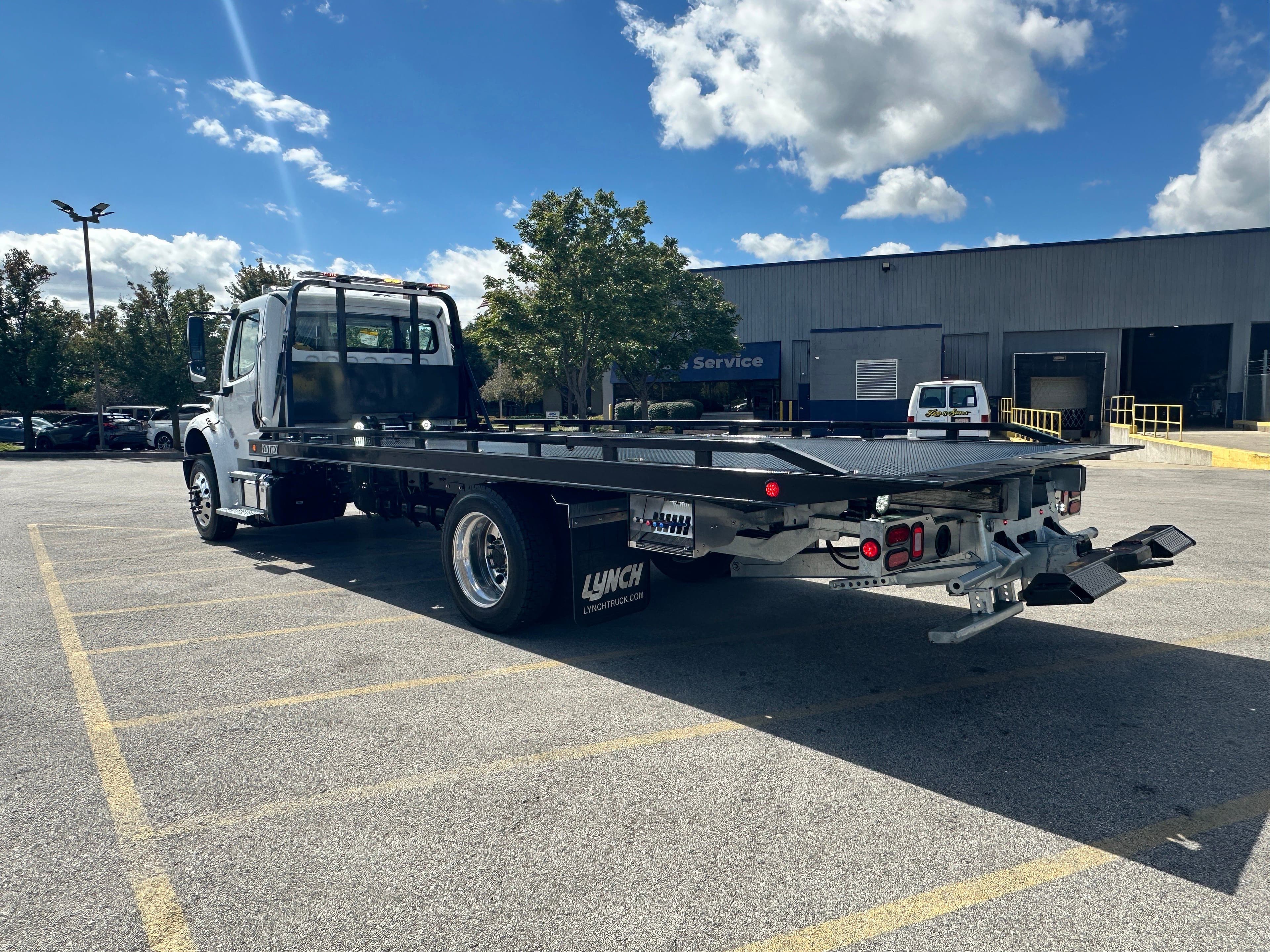 2025 Freightliner M2 106 Medium Duty WITH A CENTURY 21.5' STEEL CARRIER  (SK#: 6257C)  image 4