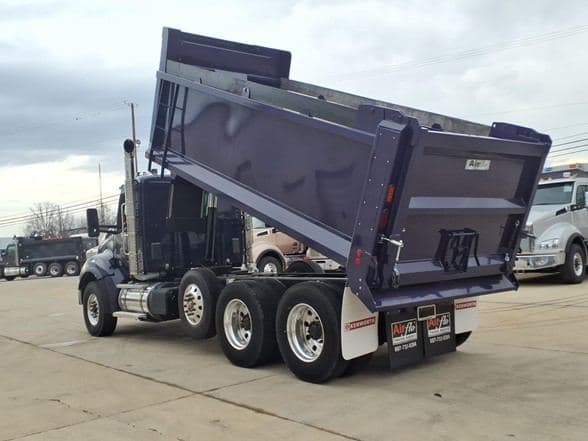 2025 Kenworth T880 image 7