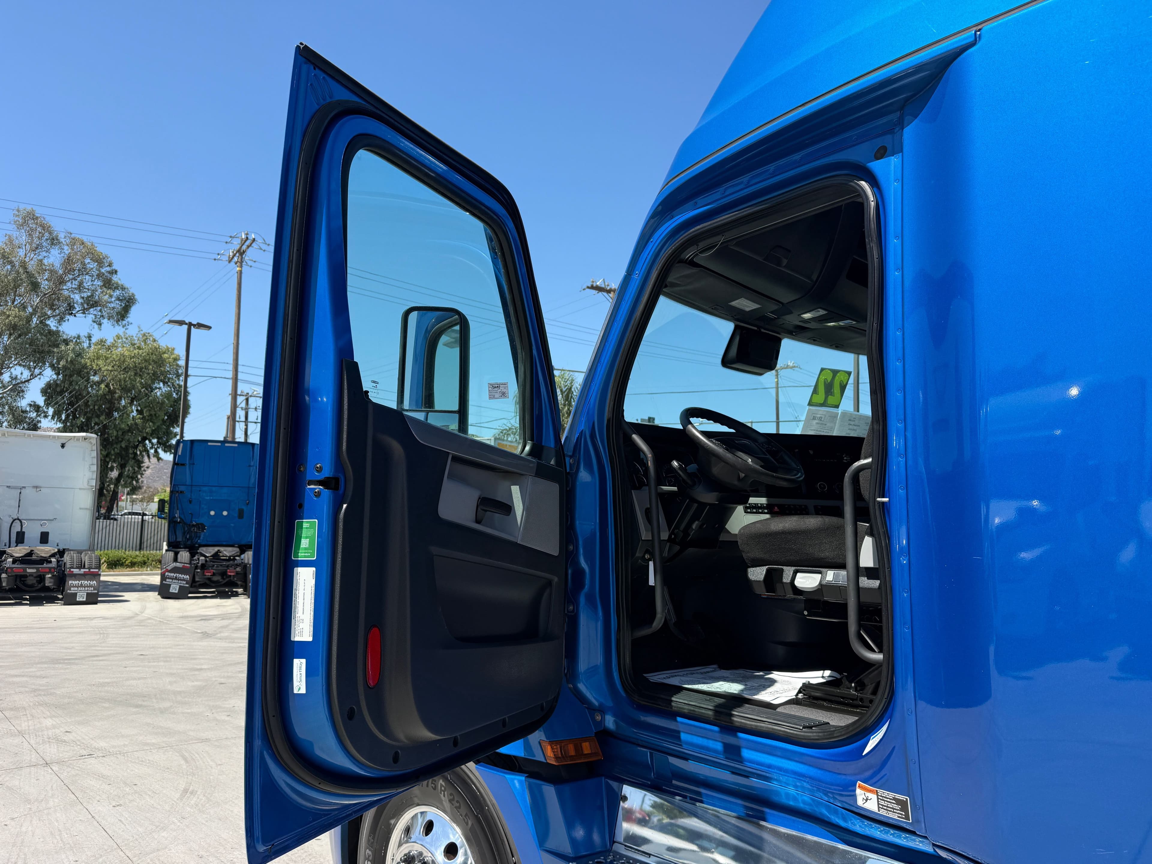 2022 Freightliner Cascadia 126 image 11