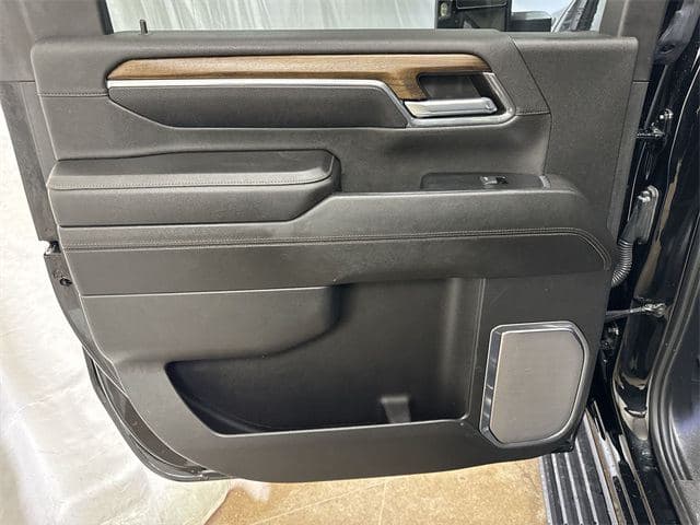 2024 Chevrolet Silverado 2500HD High Country image 26