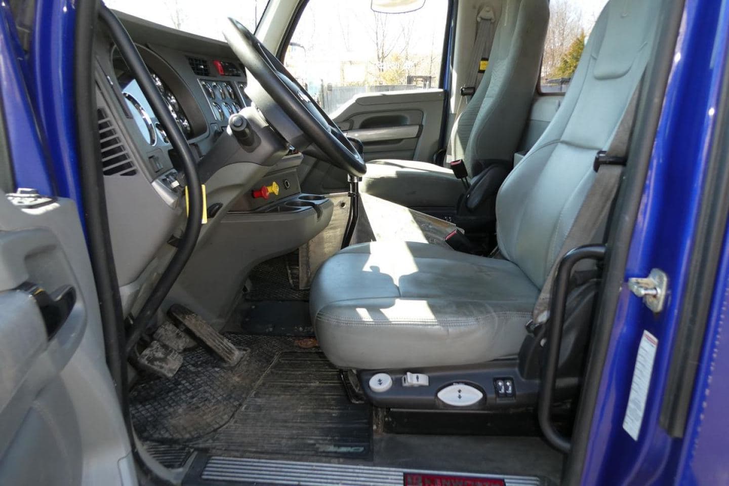2015 Kenworth T680 image 6
