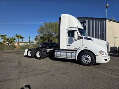 2022 Kenworth T680 image 7