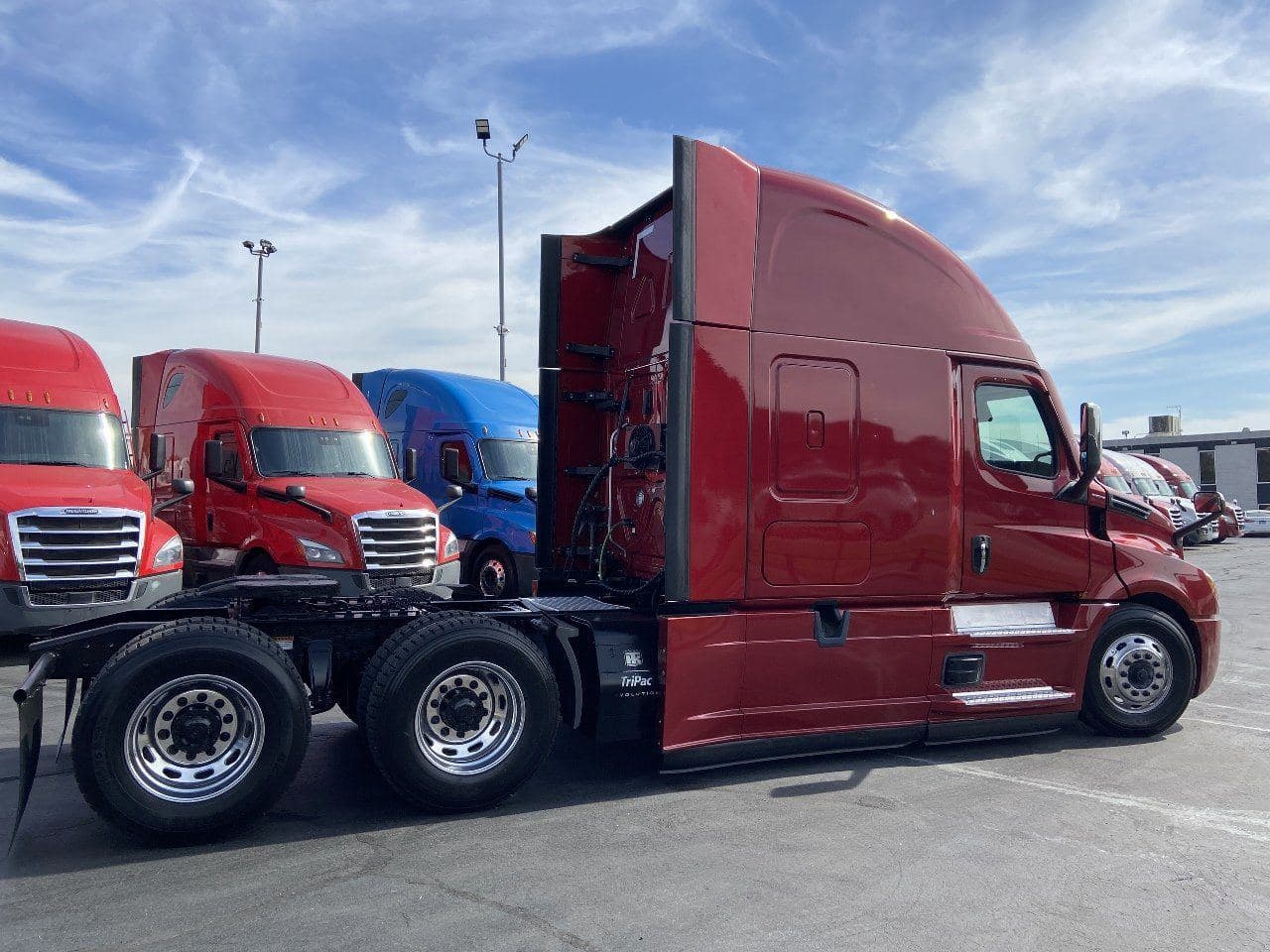 2021 FREIGHTLINER Cascadia CA126 Tandem Axle Sleeper image 3