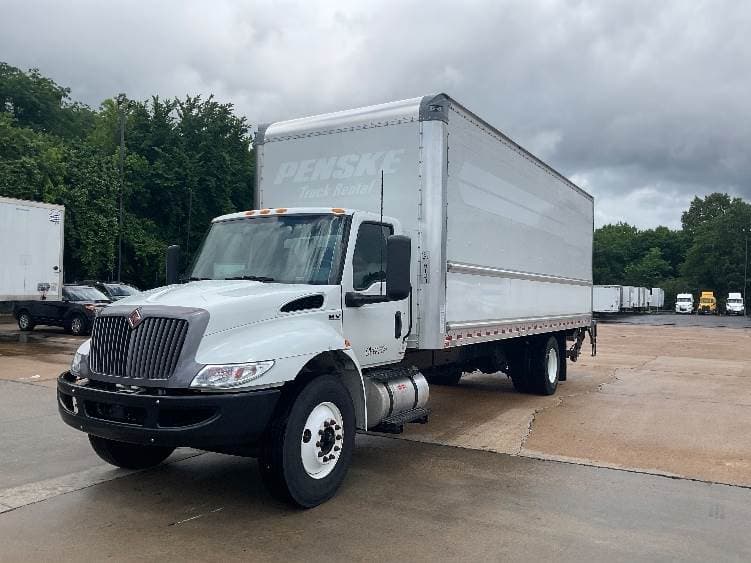 2022 International MV607 Box Truck - 220HP, 6 Speed Automatic, Roll up Door image 3