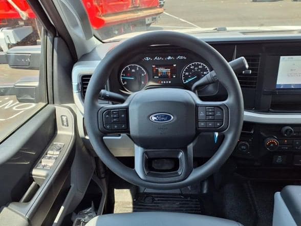 2025 Ford F350 image 16