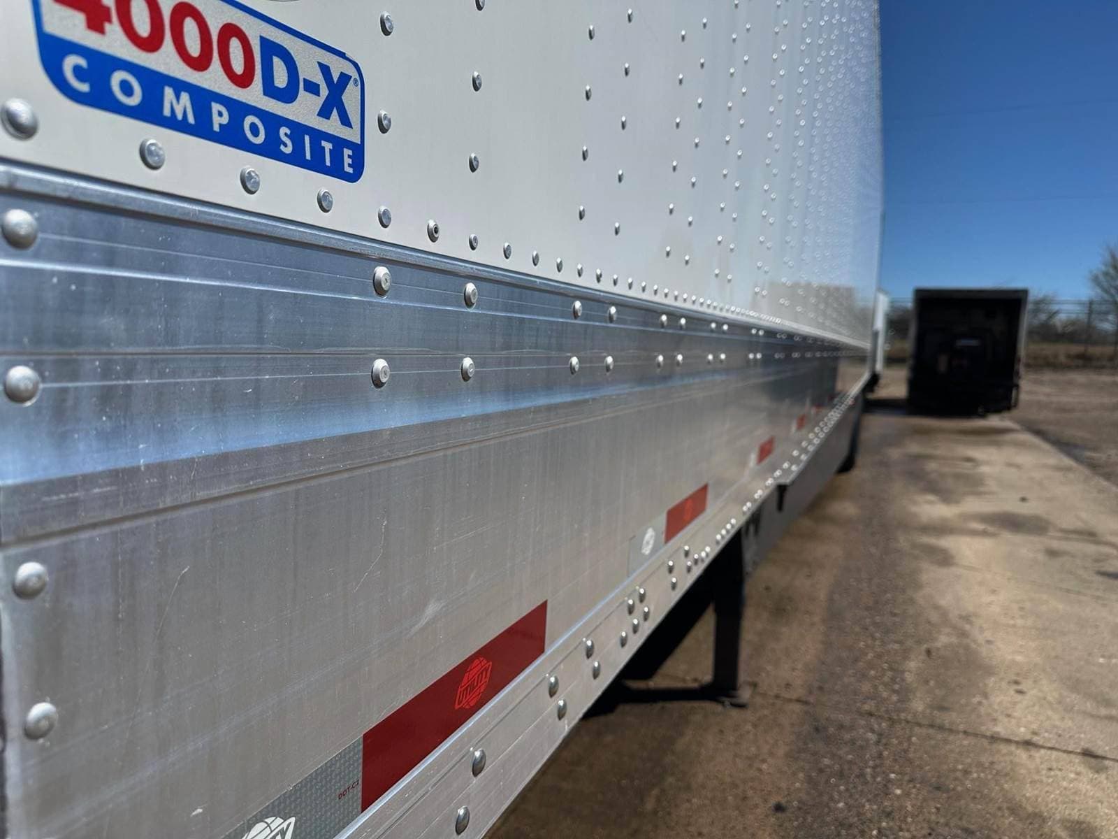 2019 Utility 4000D-X image 4