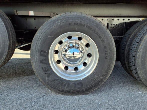 2025 Kenworth T880 image 35