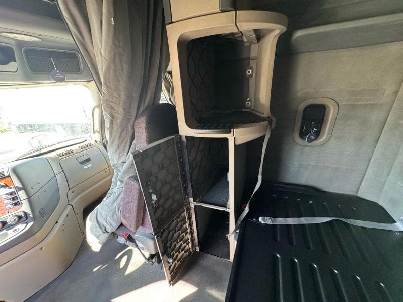 2016 Freightliner Cascadia image 39