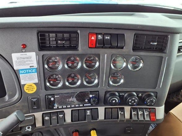 2025 Kenworth T880 image 12