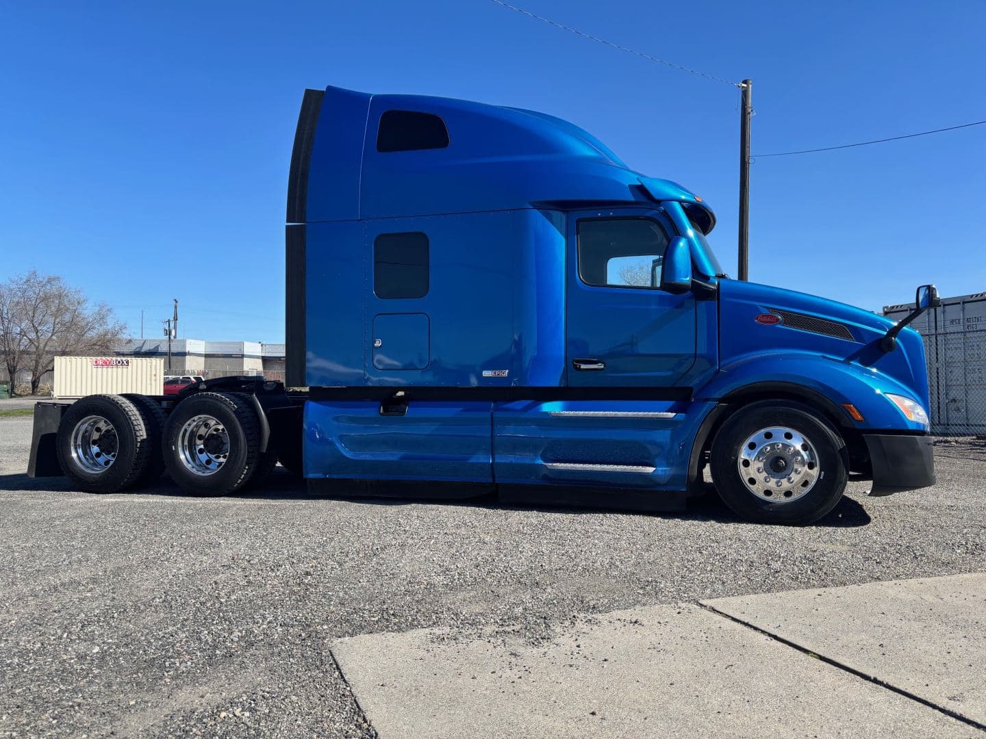 2022 Peterbilt 579 image 10